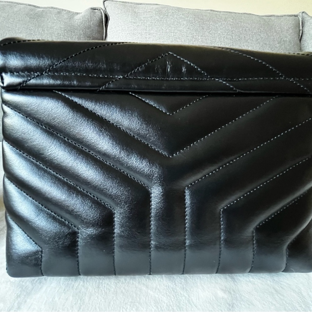 YSL Saint Laurent SMALL Lou Lou black leather with good hardware - Picture 5 of 14